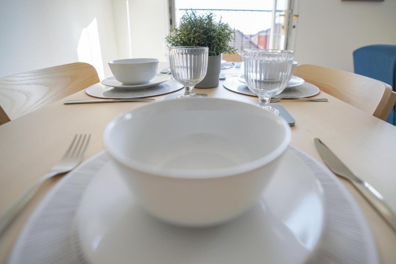 Stylish Apartment With Private Parking Cardiff Bagian luar foto