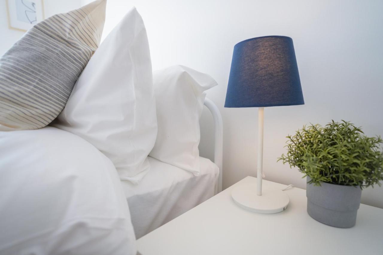 Stylish Apartment With Private Parking Cardiff Bagian luar foto